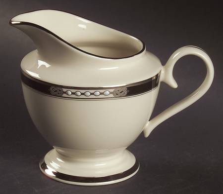 Hancock Platinum (Ivory) 1999 Shape Creamer