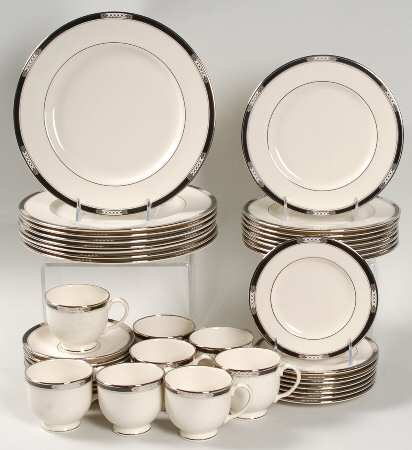 Hancock Platinum (Ivory) 40 Piece Set