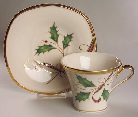 Holiday Nouveau Gold Square Cup & Saucer Set