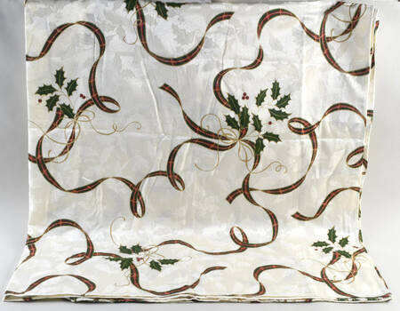 Holiday Nouveau Gold 60" X 84" Oblong Tablecloth