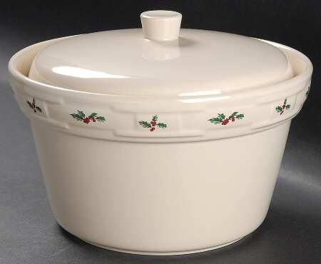 Holly 2 Qt Round Covered Casserole