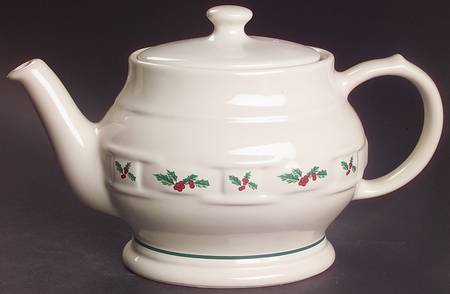 Holly Teapot & Lid