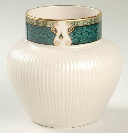 Classic Edition (Giftware) 4" Vase