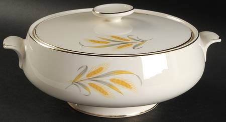 Fieldcrest Round Covered Vegetable