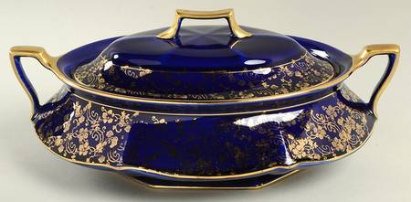 LIA53 Oval Covered Vegetable