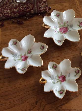 Elegant Rose Small Leaf Dish