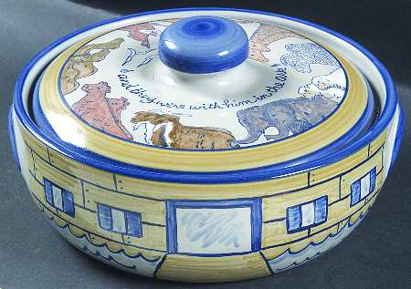 Noah's Ark 2 Qt Round Covered Casserole