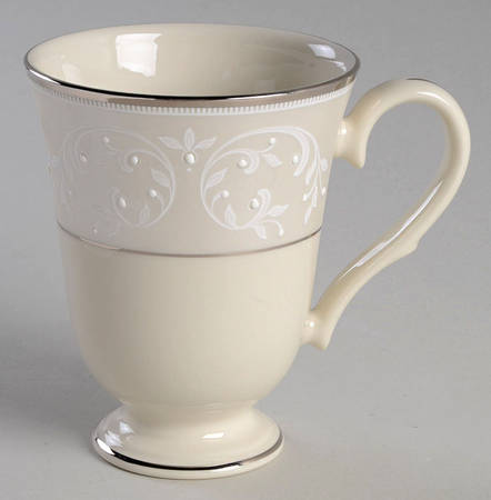 Pearl Innocence Accent Mug