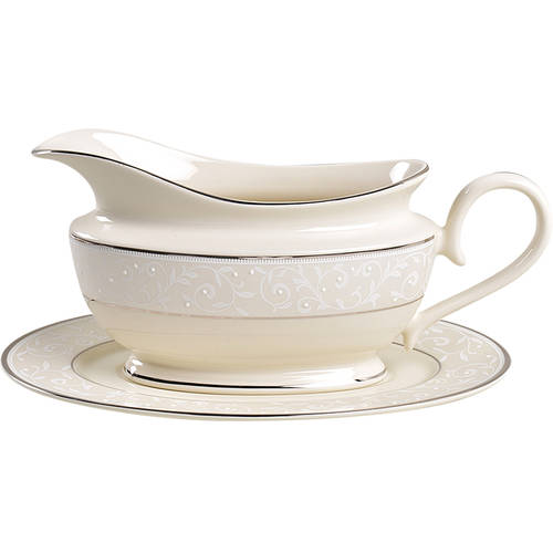 Pearl Innocence 1999 Shape Gravy Boat & Underplate