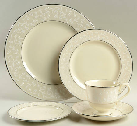Pearl Innocence 40 Piece Estate Set