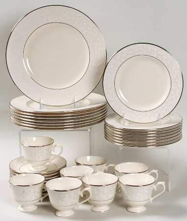 Pearl Innocence 32 Piece Set