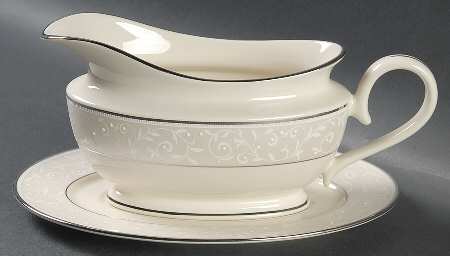 Pearl Innocence 1999 Shape Gravy Boat & Underplate