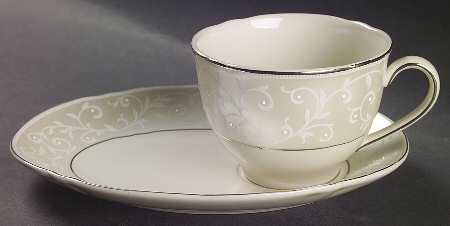 Pearl Innocence Dessert Plate & Cup Set