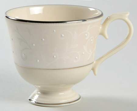 Pearl Innocence Footed Cup