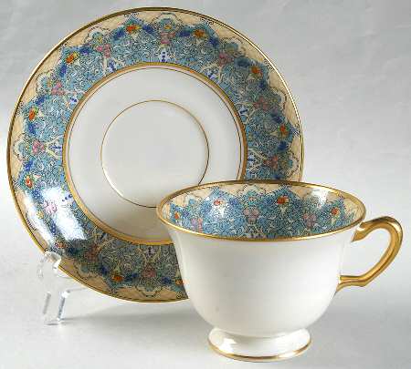 Pasadena (Smooth) Footed Cup & Saucer Set