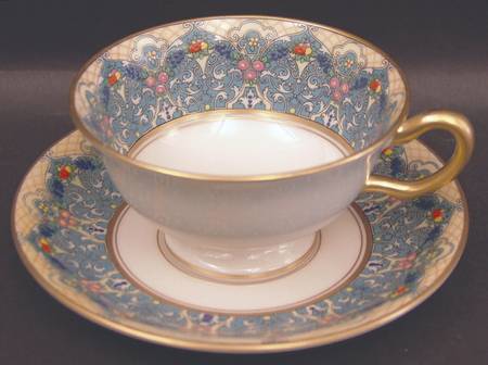 Pasadena (Smooth) Footed Cup & Saucer Set