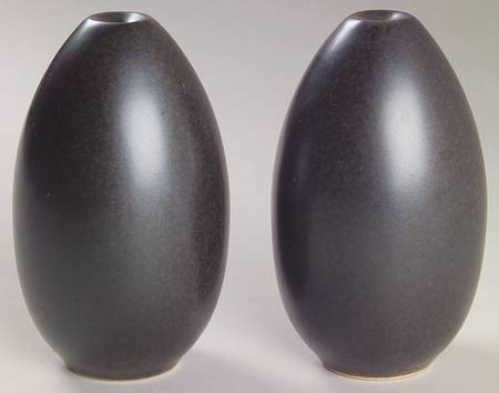 Ebony (Round, No Texture) Salt & Pepper Set