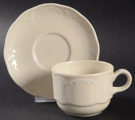 LLP7 Flat Cup & Saucer Set