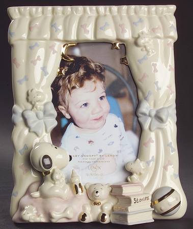 Baby Snoopy Frame-Holds 4" X 6"