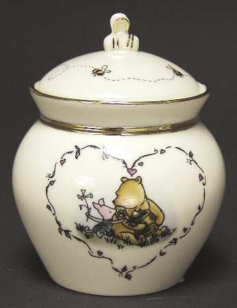 Classic Pooh Music Box with Lid