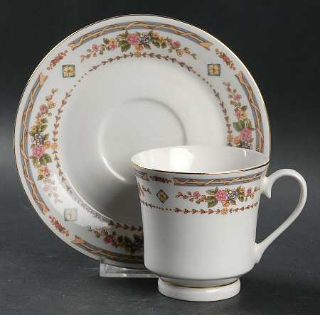 Lourdes Footed Cup & Saucer Set