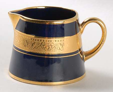 Madame Pompadour Individual Creamer