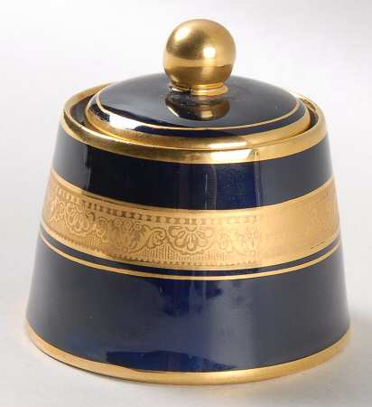 Madame Pompadour Individual Sugar Bowl & Lid