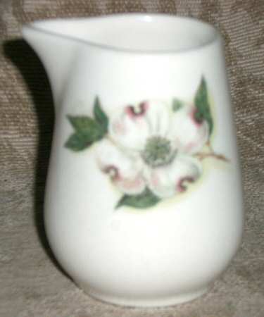 Dogwood (No Trim) Creamer