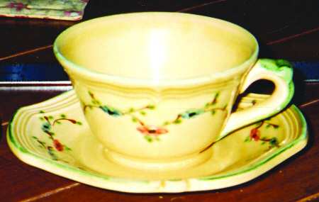 LVA4 Footed Cup & Saucer Set
