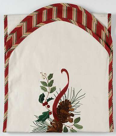 Nature's Garland Cloth Reversible Table Runner