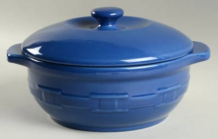 Woven Traditions Cornflower 2.5 Qt Round Covered Casserole