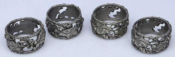 American Holly Metal Napkin Ring - Set of 4