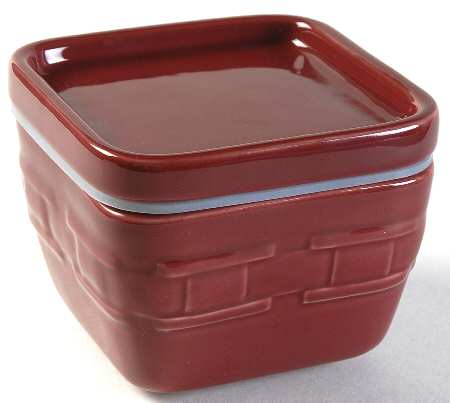 Woven Traditions Paprika 4" Square Baker & Lid