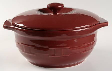 Woven Traditions Paprika 4 Quart Round Covered Casserole
