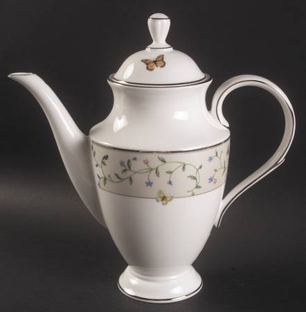 Idalia Coffee Pot & Lid