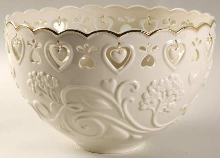 Floating Hearts 9" Round Bowl
