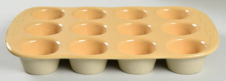 Woven Traditions Butternut Large Muffin Pan, Hold 12 Muffins