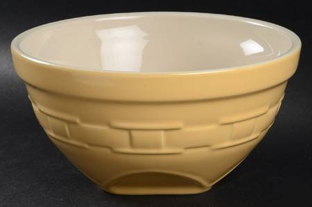 Woven Traditions Butternut 9" Mixing Bowl