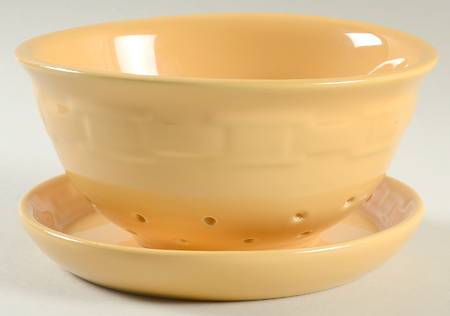 Woven Traditions Butternut Pierced Berry Bowl and Underplate