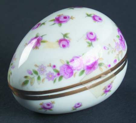 LEF69 Medium Egg Box & Lid