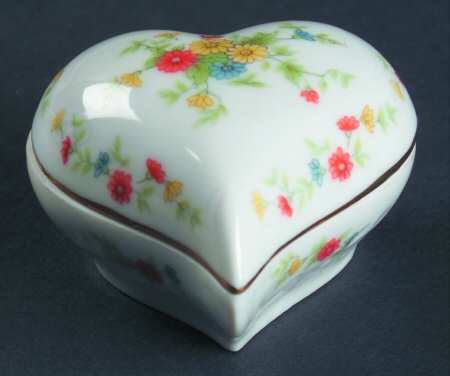 LEF72 2" Heart Shape Box & Lid