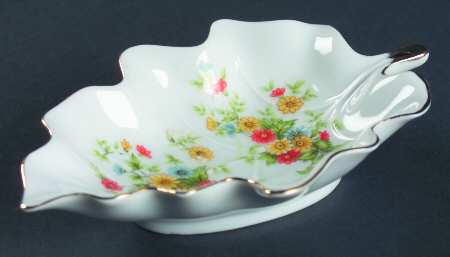 LEF72 Leaf Shaped Dish