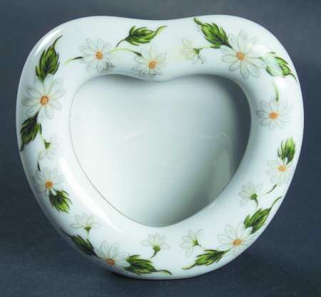 LEF75 Heart Shaped Frame-Holds 2 1/2" X 2"