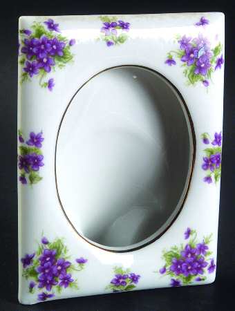 LEF77 Frame-Holds 2.5" X 3"