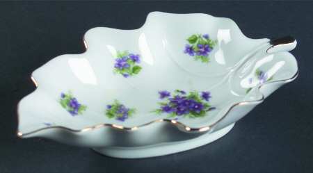 LEF77 Leaf Shaped Dish
