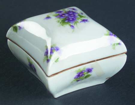LEF77 Diamond Shaped Box & Lid