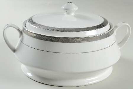 Oralia Platinum Round Covered Vegetable