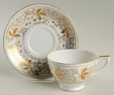 1669 Footed Cup & Saucer Set