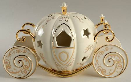 Princess (Disney) Electric Lighted Coach Figurine