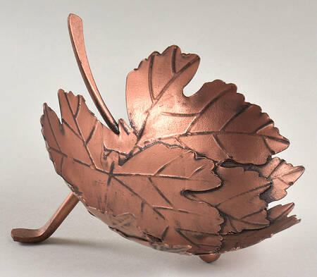 Baskets Metal Leaf Stand for Acorn Basket